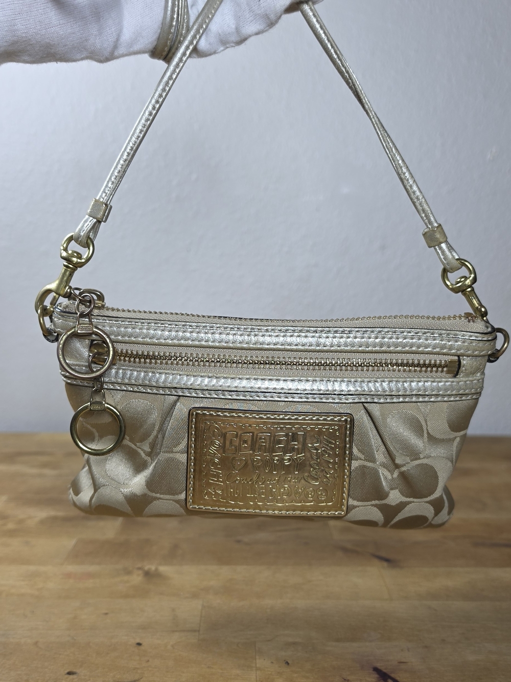 Coach Poppy Signature Gold Khaki Crossbody Swingpack Y2K Blue Lining